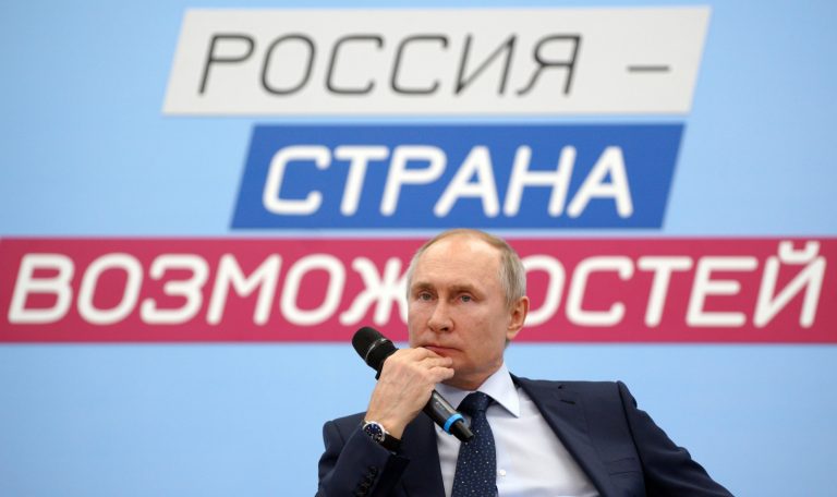 Российский парламент одобрил закон, который разрешает Путину баллотироваться еще два раза