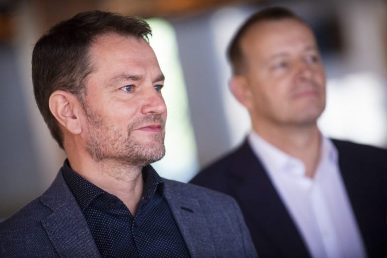 Премьер Словакии пошутил, что за «Спутник V» отдаст России Закарпатье — Украина требует извинений