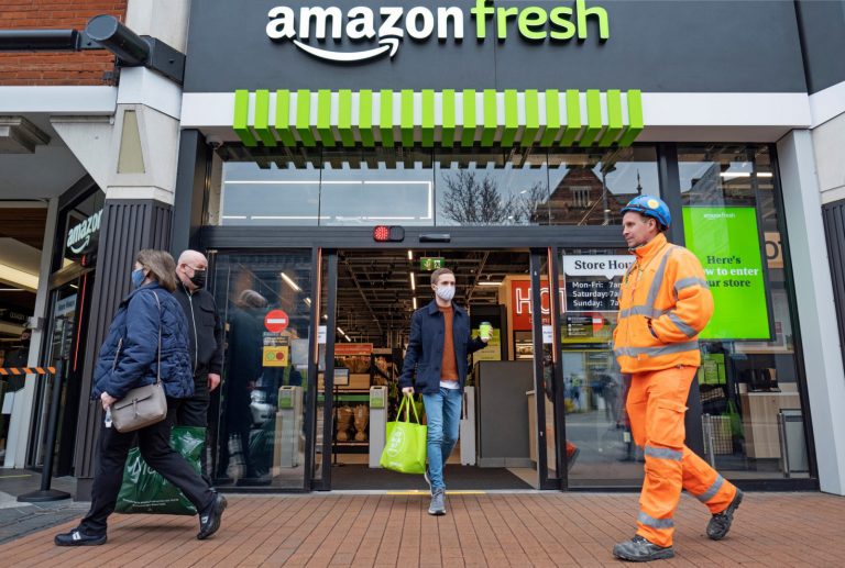 В Лондоне открылся магазин Amazon без касс и продавцов