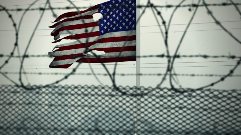 В США из тюрьмы 20 лет спустя освободили невиновных