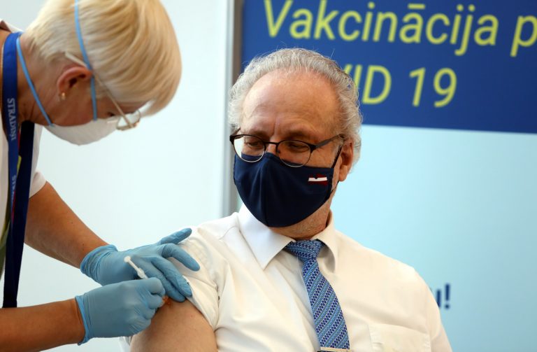 Стало известно, когда Левитс получит вторую дозу вакцины