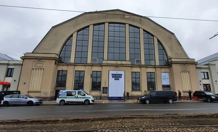 Открыт центр вакцинации на Рижском центральном рынке (ФОТО)