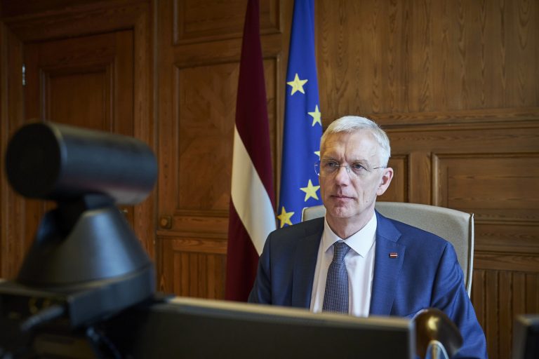 С новой недели правительство будет заседать в два раза меньше