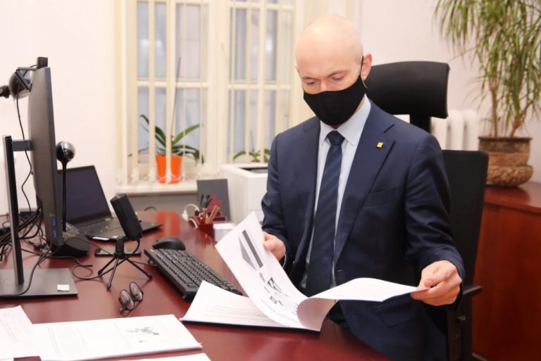 Павлютс сообщил о создании очередного сайта для записи на вакцинацию