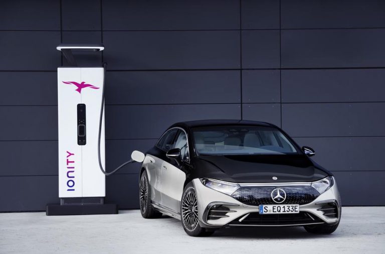 S-Class на батарейках: представлен электрический Mercedes-Benz EQS (фото)
