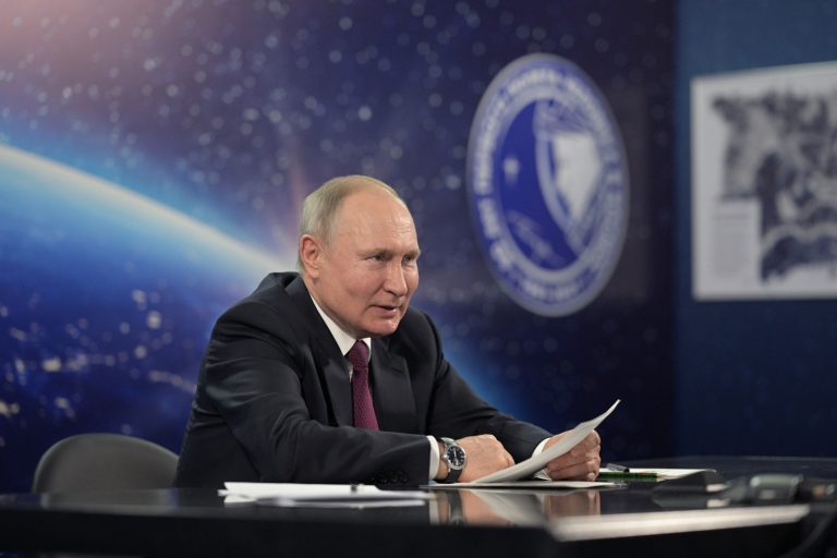 Стал известен заработок президента России за прошлый год
