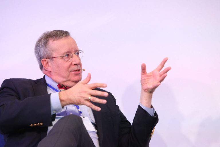 Экс-президент Эстонии предложил запретить россиянам въезжать в ЕС