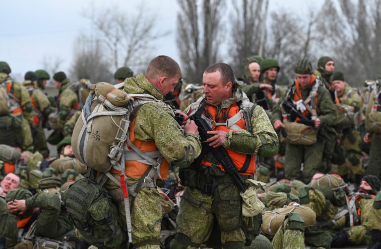 Внезапная проверка завершена: Россия объявила об отводе войск от границы с Украиной