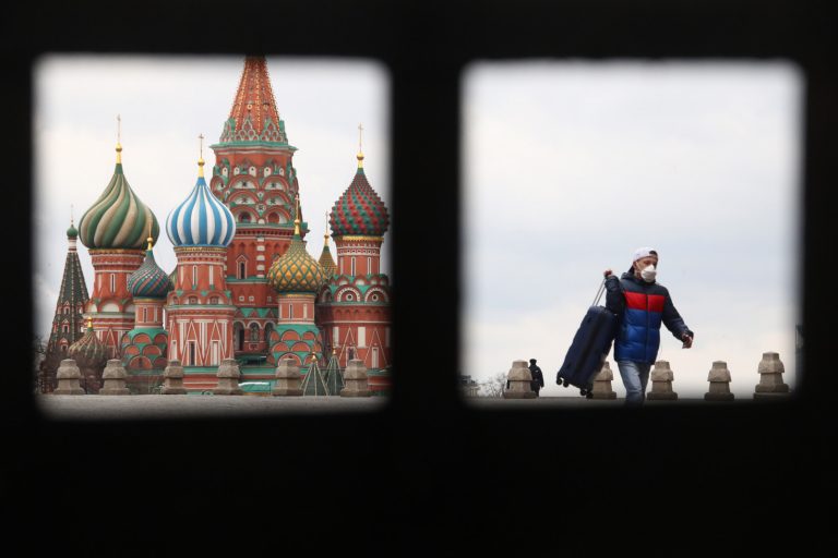Россияне будут отдыхать на майские праздники десять дней