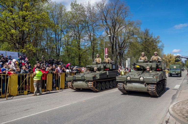 Прогона военной техники через Даугавпилс не будет. Пабрикс принес извинения