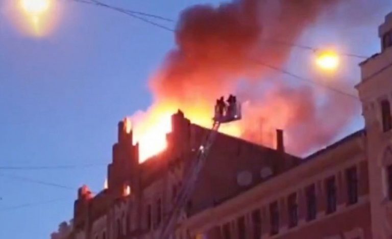 Утром в центре Риги сгорел хостел: погибло 8 человек (ВИДЕО)