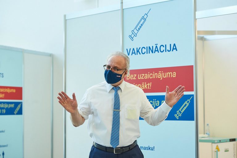 Левитс получил вторую дозу вакцины от COVID-19 (ВИДЕО)