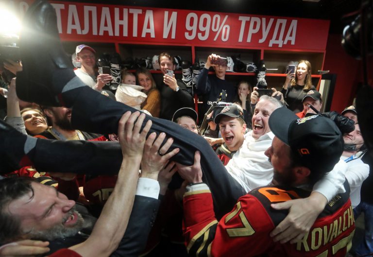 Омский клуб «Авангард» под руководством тренера сборной Латвии впервые взял кубок КХЛ