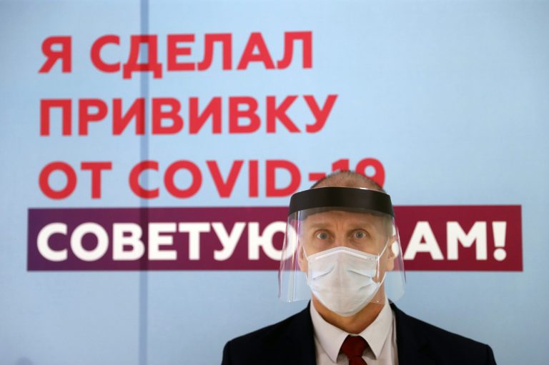 Ученый объяснил нежелание Европы пускать российскую вакцину