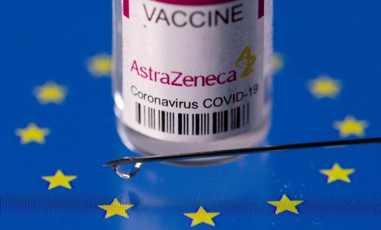 В ЕС признали связь между вакциной AstraZeneca и тромбозом