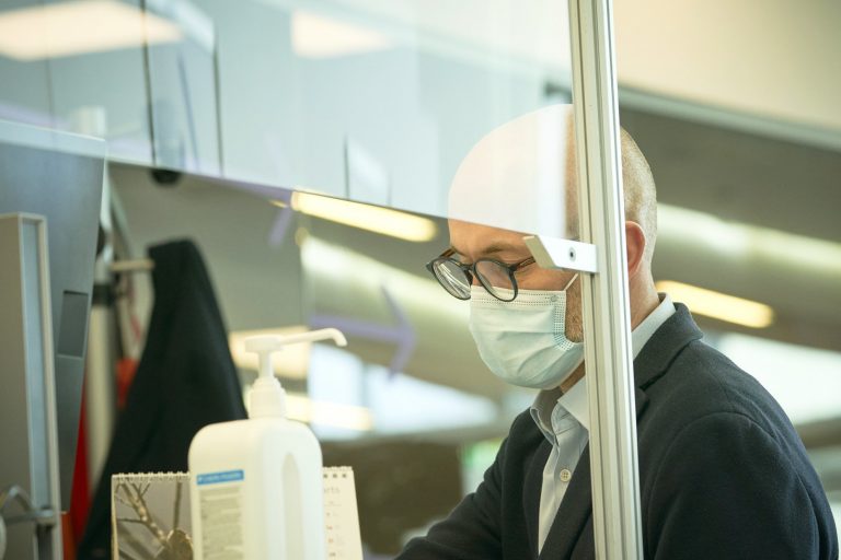 Павлютс: люди отказывались прививаться в выходные или вакциной AstraZeneca