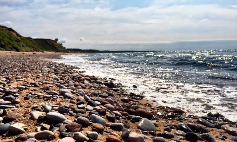 В Юркалне перевернулся катер, один человек пропал