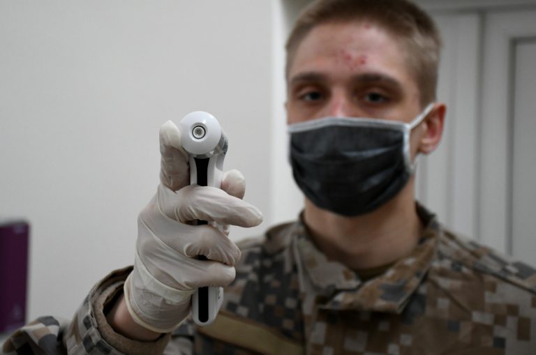Вакцинацию в Латвии завершило больше 83 тысяч человек