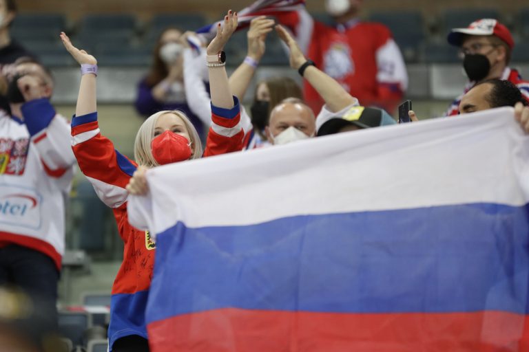 Нет запрета на использования флага России в украшении Риги на время ЧМ по хоккею