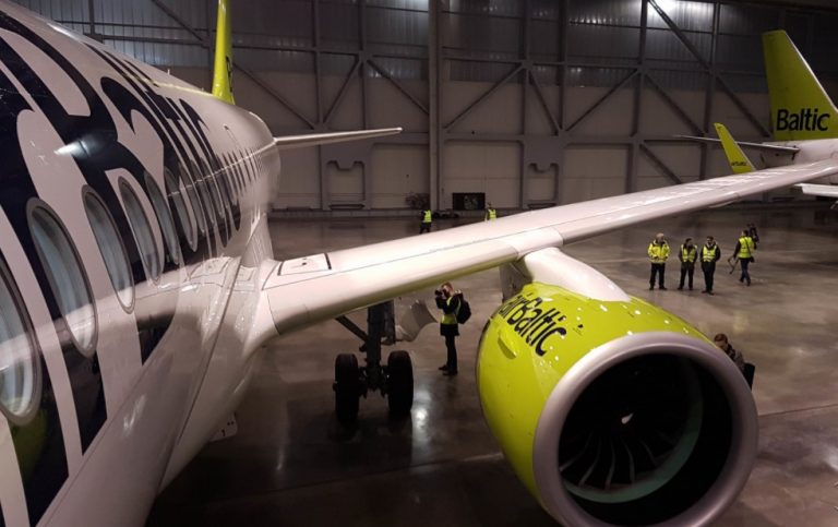 airBaltic будет принимать на работу только вакинированных от COVID