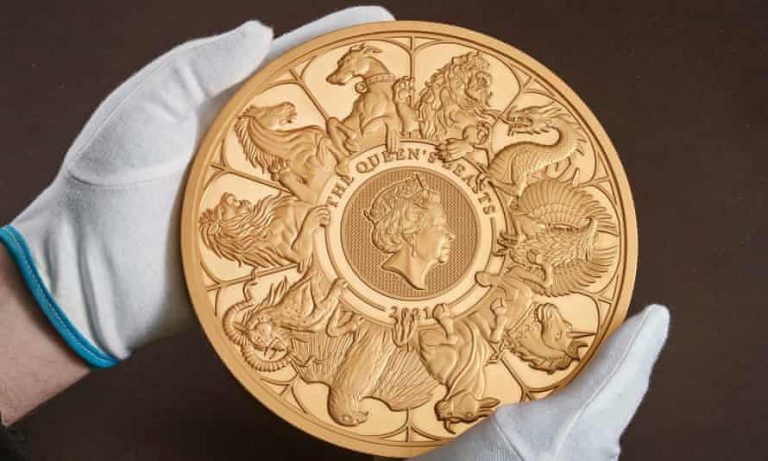 Королевский монетный двор Великобритании отчеканил монету весом 10 кг