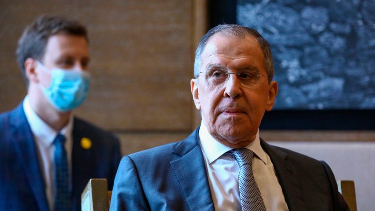 Лавров сравнил страны Балтии и США с «дворовыми хулиганами»