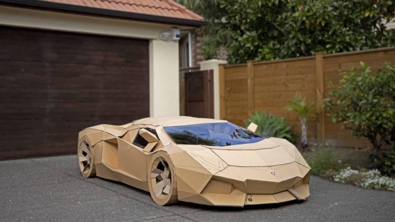 Парень создал Lamborghini из картона и продал его за $10 тысяч