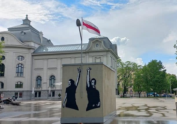 ФОТО: в Риге появился арт-объект, повторяющий «Площадь перемен» в Минске