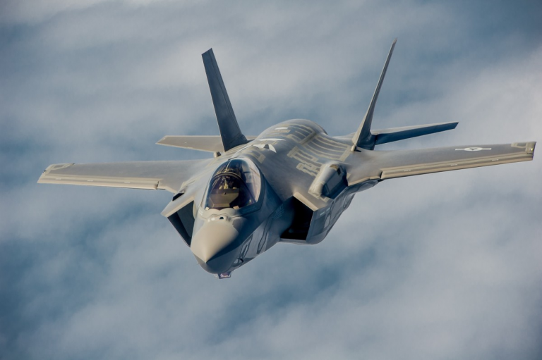 С понедельника Латвию охраняют истребители F-35