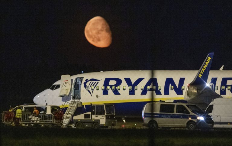 Еще одна экстренная посадка Ryanair из-за угрозы минирования - теперь в Берлине