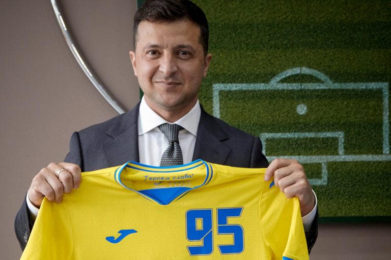 Сборная Украины отказалась менять футболки на матчи Евро