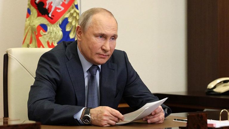 Путин заявил о желании наладить диалог с Байденом
