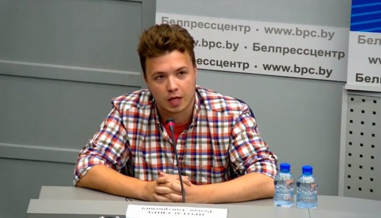 Журналисты в знак протеста покинули брифинг МИД Беларуси с участием Протасевича