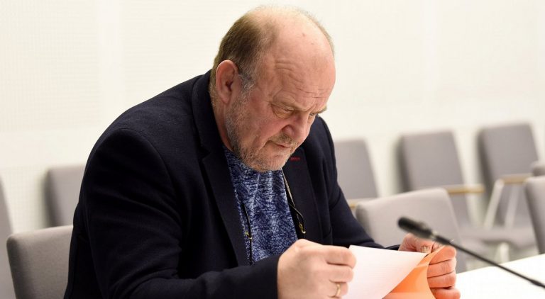 Семь операций за год: подозреваемый в шпионаже Адамсонс тяжело болен