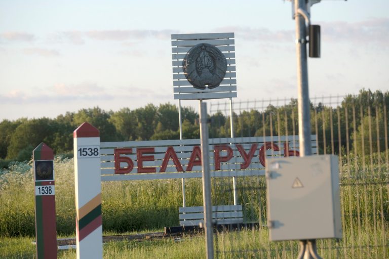 В Литве раздумывают над строительством стены с Беларусью