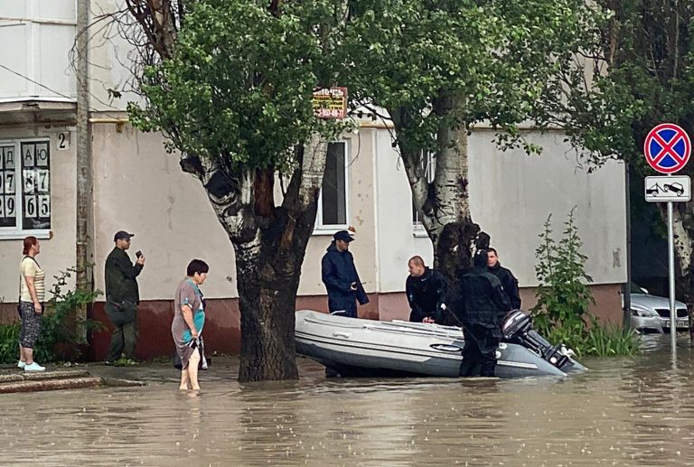 В Крыму объявлен режим ЧС из-за сильных ливней
