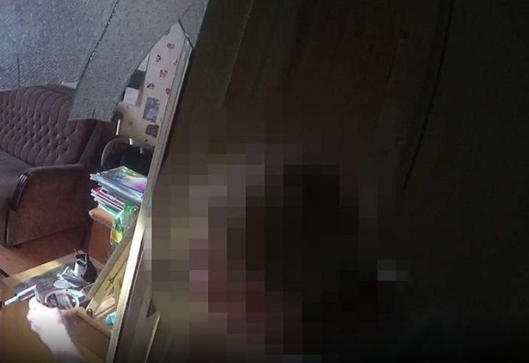 Мать выпила и стала агрессивной: двое детей из Зиепниеккелнса доставлены в кризисный центр