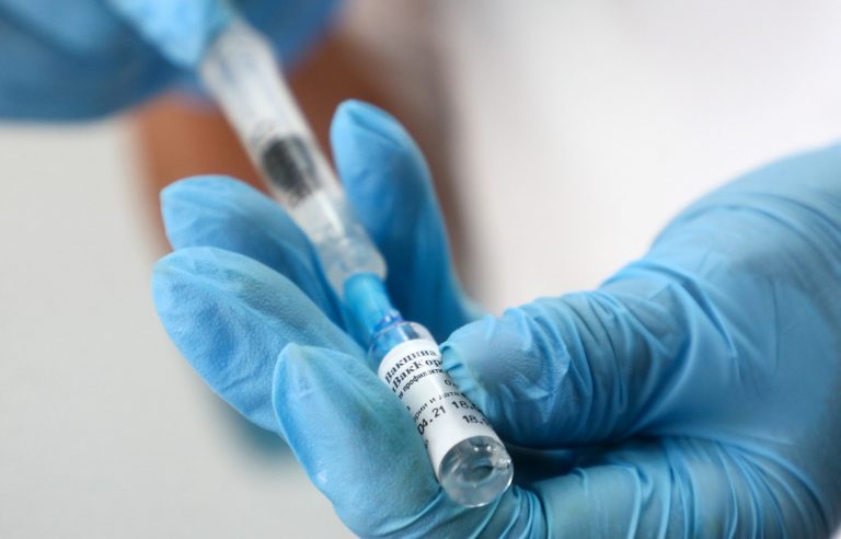 В Латвии констатирован случай смерти после вакцинации. Ожидаются результаты исследования