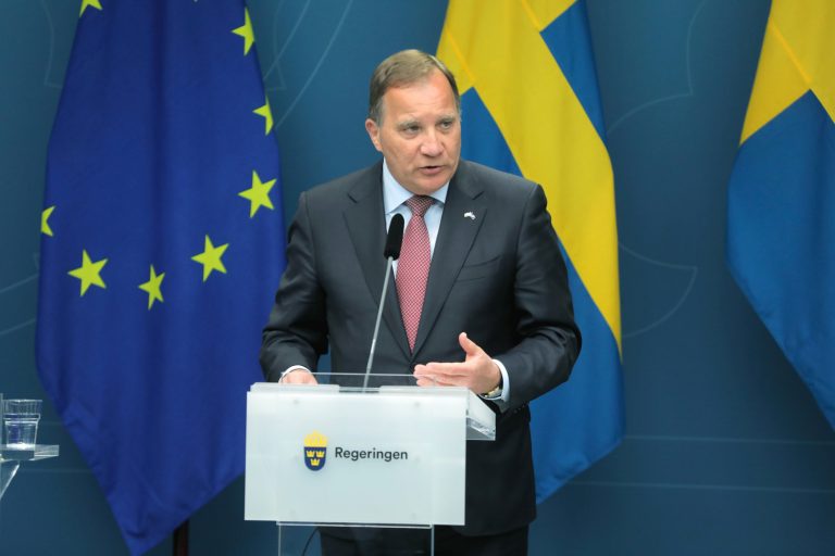 Премьер-министр Швеции подал в отставку
