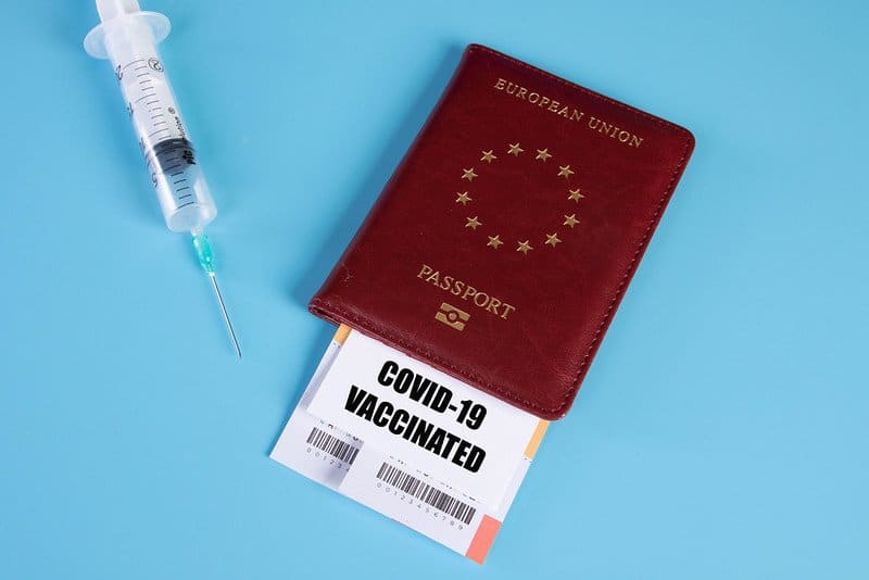 В Германии создана специальная команда по борьбе с поддельными COVID-сертификатами