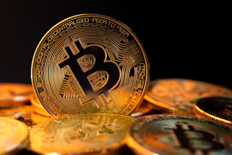 Сальвадор первым в мире легализовал биткоин
