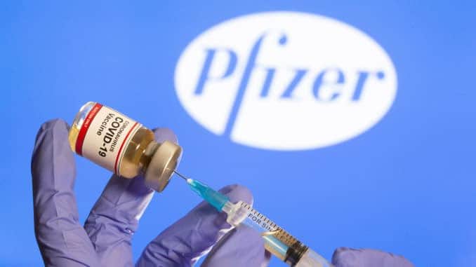 Pfizer решила сообщить властям США о необходимости третьей дозы ее вакцины