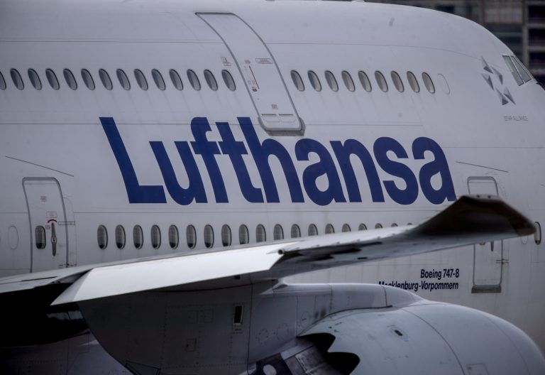 Lufthansa изменит приветствие «Дамы и господа» на гендерно-нейтральное выражение