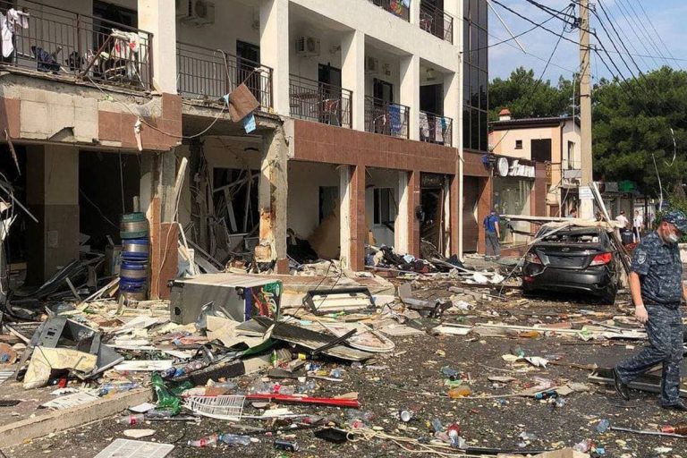 При взрыве газа в гостинице в Геленджике пострадали два проживавших там туриста
