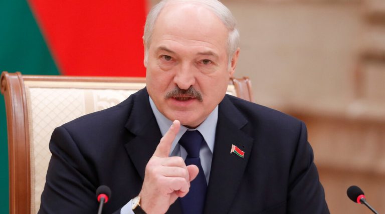Лукашенко поручил перекрыть границу с Украиной