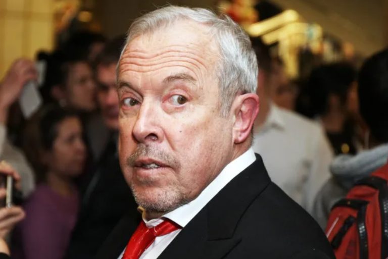 Переболевший коронавирусом Макаревич назвал непривившихся россиян «идиотами»