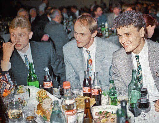 Сочинские модники 1981 года, банкет московского «Спартака» в 90-е и другие кадры, заслуживающие вашего внимания