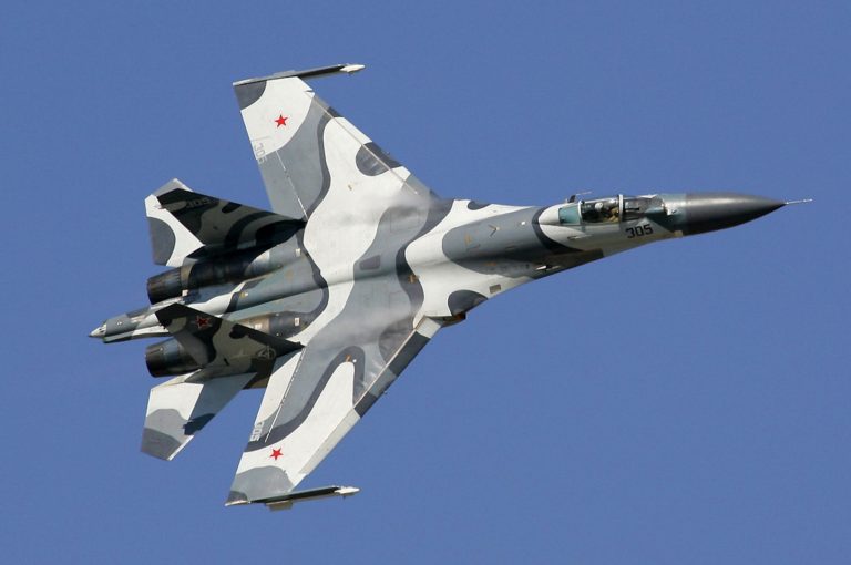 У границы с Латвией обнаружены российские эсминцы и корабли
