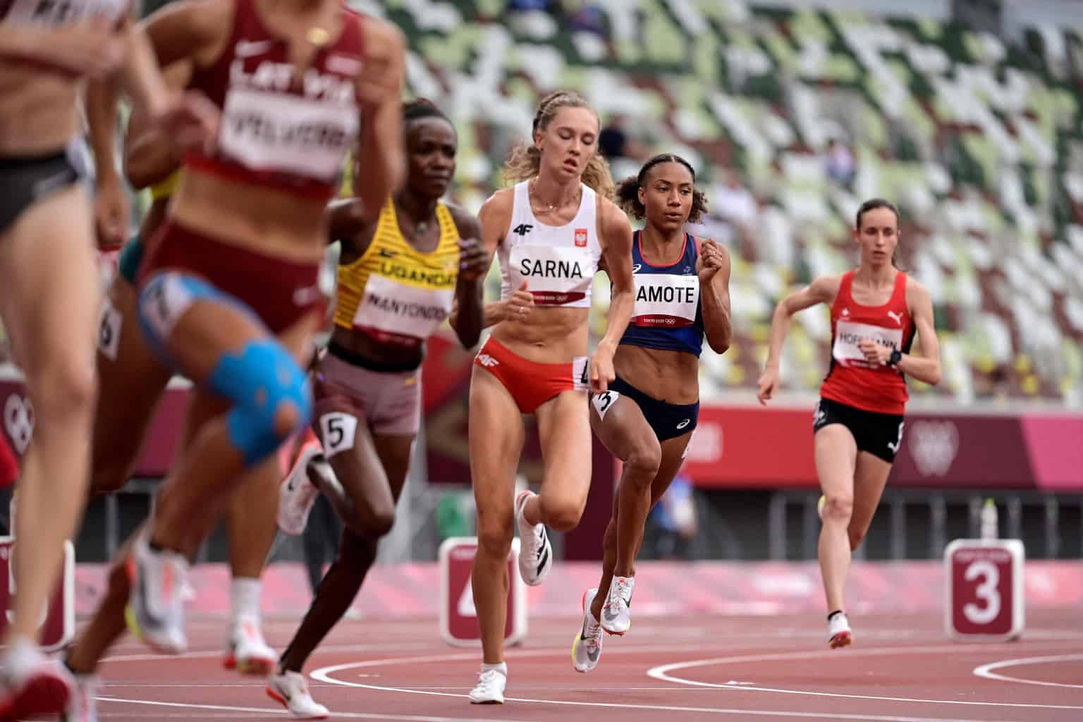 Спортсменки латвии. Габриэла бегунья. Елена Соболева бегунья. Джонсон бегунья. Маргарита Марусова бегунья.