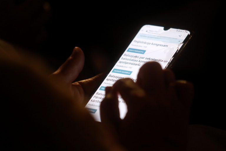 Госконцелярия предложила оставить удаленную работу Латвии и после пандемии